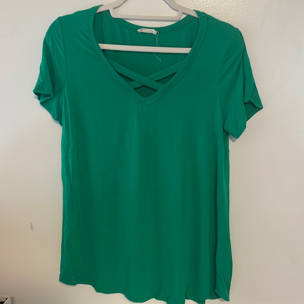 Green Tee from Viamor size Medium